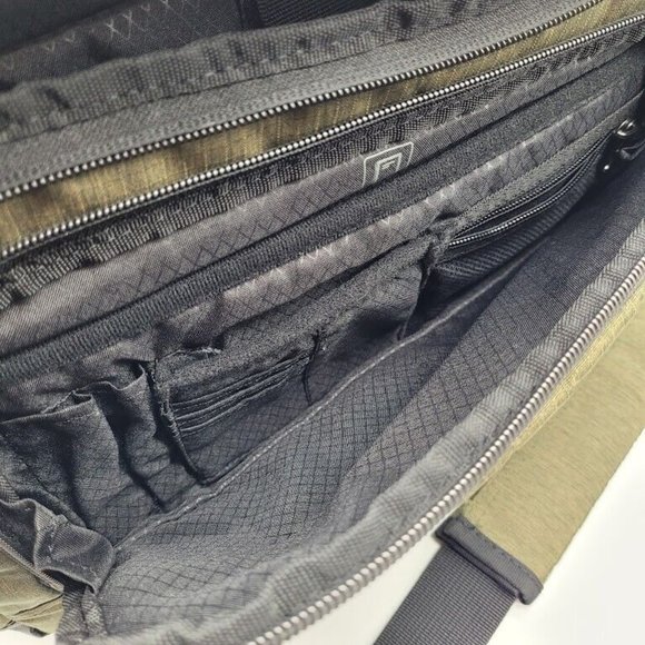 SOLD NWOT Samsonite Modern Utility Messenger Bag Laptop Green - Picture 11 of 13